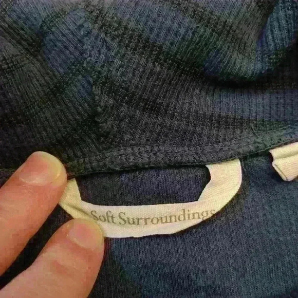 Soft souroundings turtle neck sweater - Picture 4 of 6